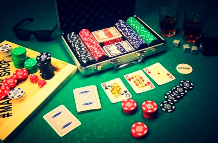 Как сыграть в покер с друзьями