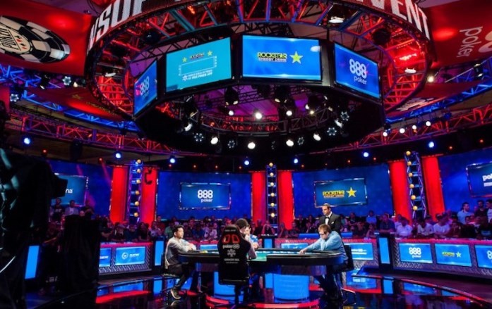 Игра в главном событии WSOP дошла до финального стола